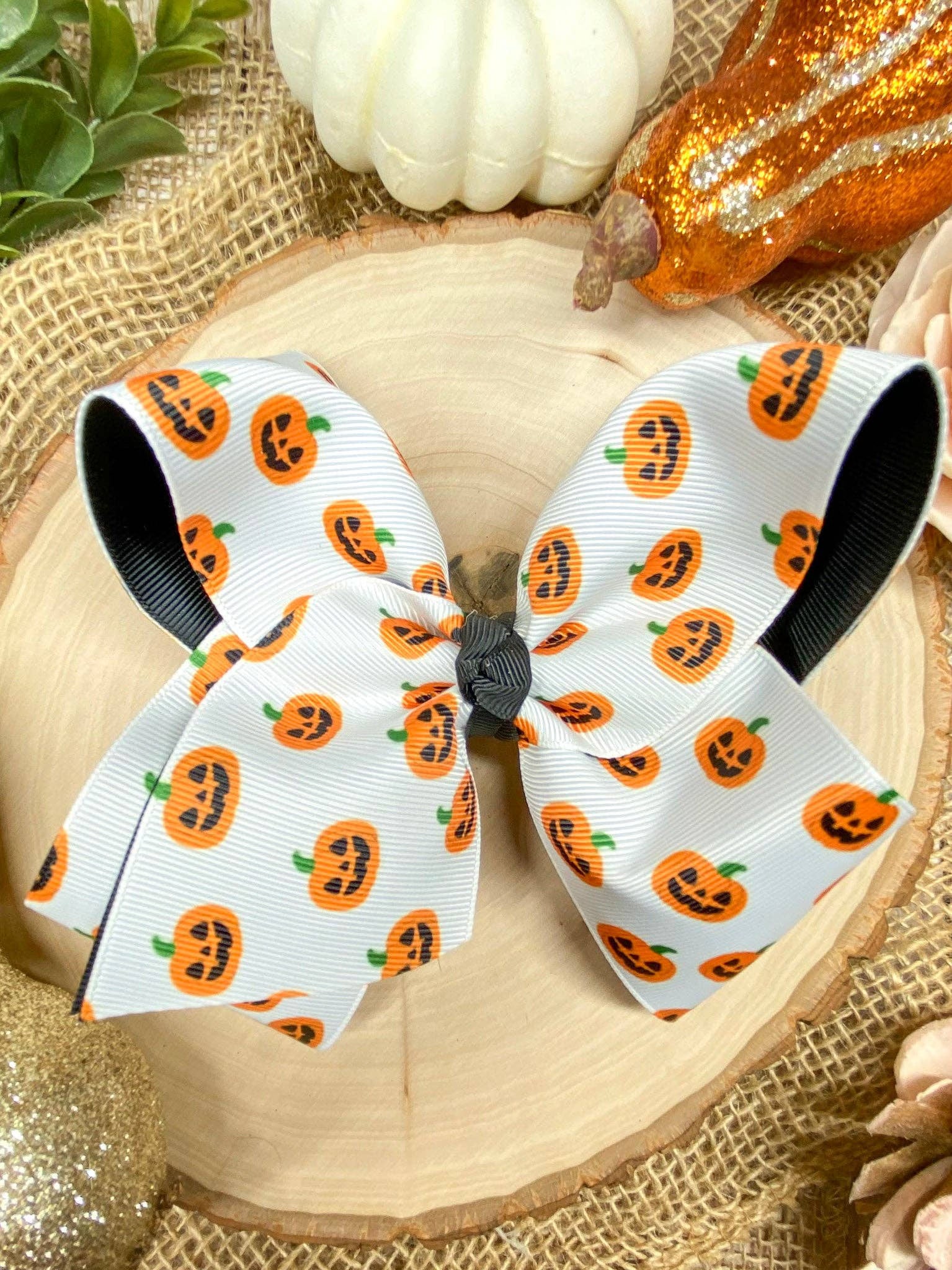 Pumpkin bow
